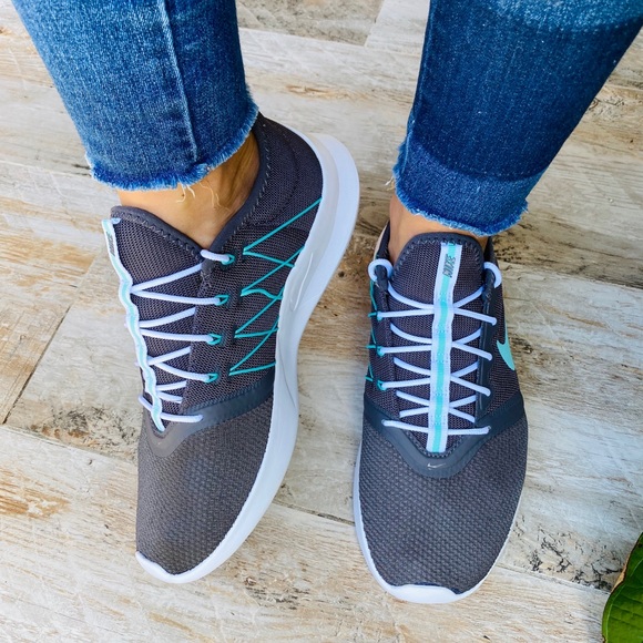 Nike 🌎comfy day 🌎- New - Picture 3 of 8